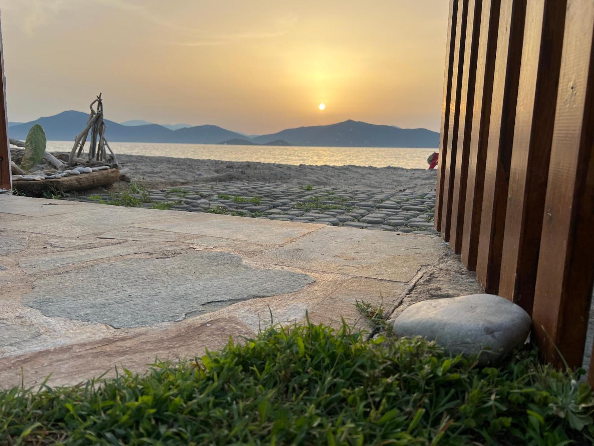 Pampas Seafront Villa, 6 Bedrooms, North Evvoia Kanatádhika Eksteriør bilde